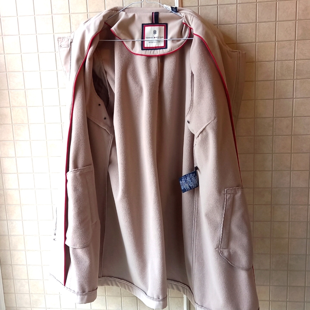 💕Host Pick💕 Tommy Hilfiger lined spring/fall jacket - Picture 4 of 10